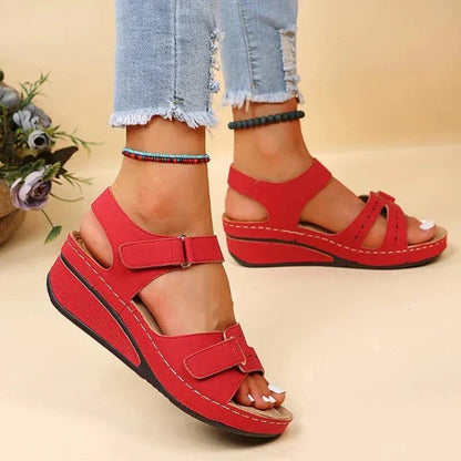 Monicar® | Le confort avec style artisanal : Sandales à velcro, alliant mode et praticité
